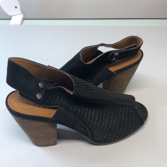 Cute, block heeled, open toed sandals - Picture 6 of 10